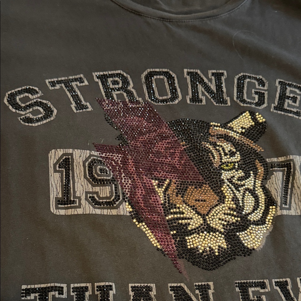 Women’s graphic t